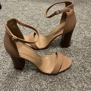 Block heel sandals